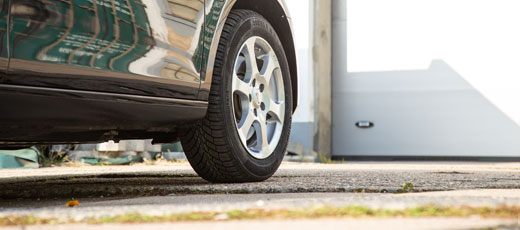 En cas de températures supérieures à 7°C, il n'est pas encore recommandé de changer les pneus d'été pour des pneus hiver. Le mélange de gomme plus souple des pneus hiver est parfaitement adapté aux températures inférieures á 7°C.